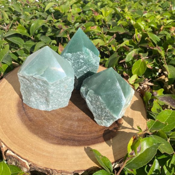 Green Aventurine Polished Point, Boho Decor, Office Art, Healing Stone, Heart - Picture 6 of 7